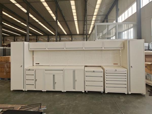 Naujasis „Modular Tool“ kabinetas diegia pramonės saugyklų sprendimus ir veda naują efektyvaus darbo erą
