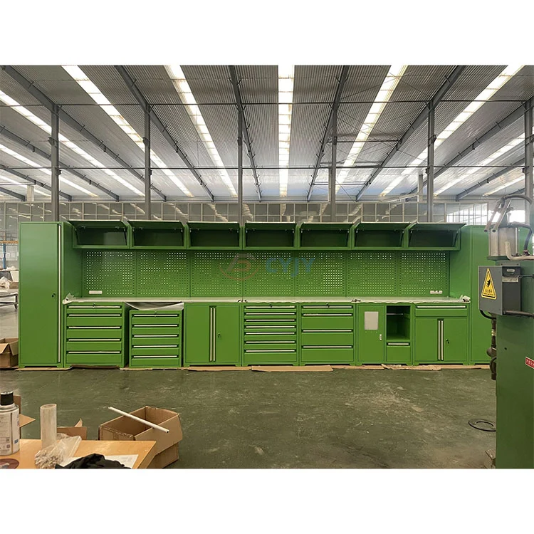 Daugiafunkcinės garažo spintos pagal užsakymą